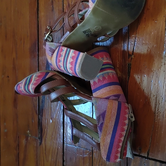 ❤️ Aztec pattern chunky Bohemian heels size 7 - Picture 6 of 9